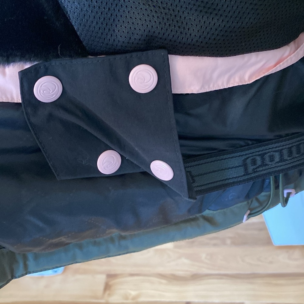 Powder Room Snowboarding jacket. - Picture 13 of 13